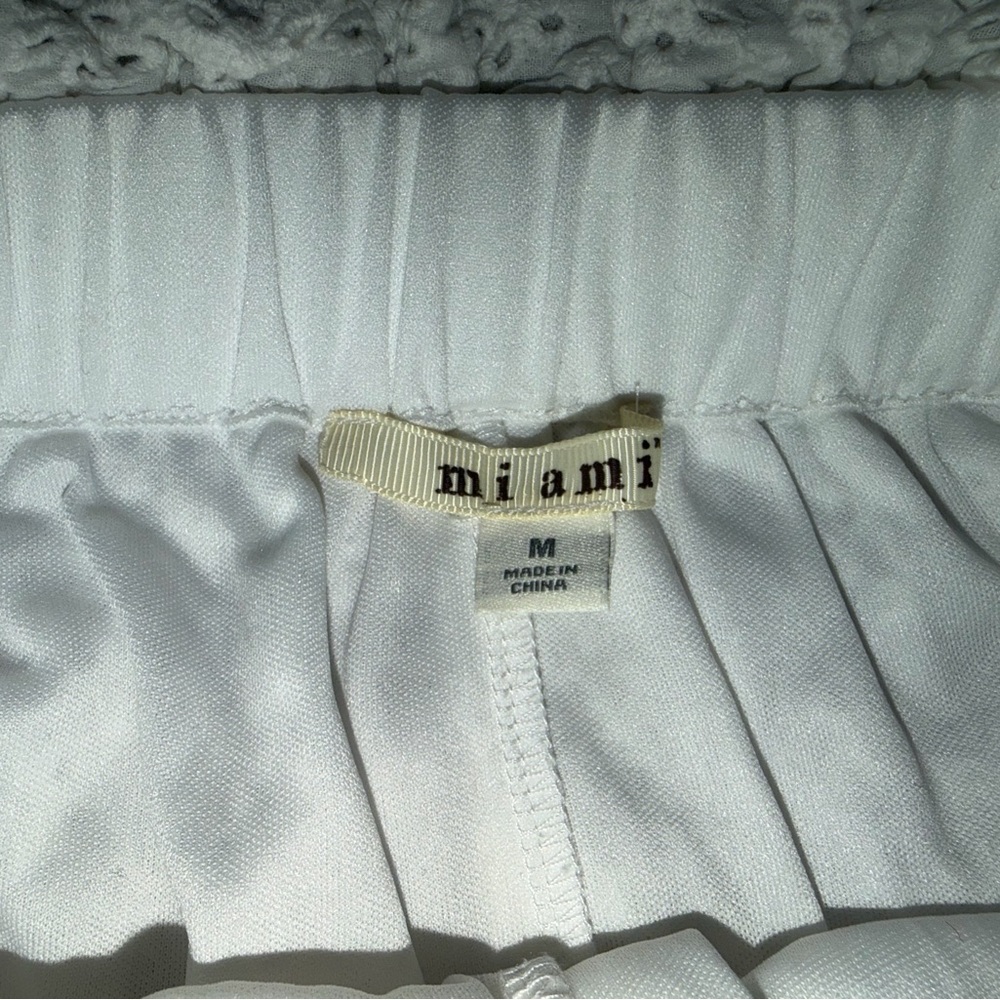 Miami Francescas white paper bag waist shorts
Size M - Picture 5 of 6